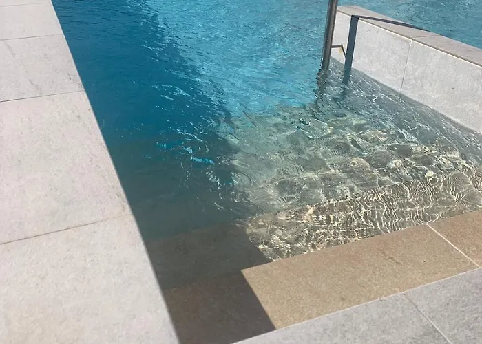 Sb Miami19, Parador, * نيرخا